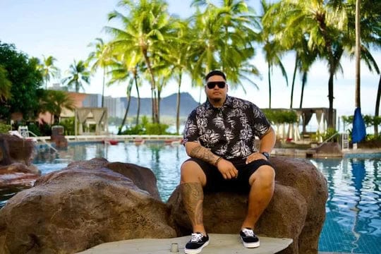 Pohaku Hawaii Men's Aloha Shirt in Ele Ele Aloha Shirt in Pūko‘a | Men's Aloha Shirt | Valia Honolulu Valia Honolulu